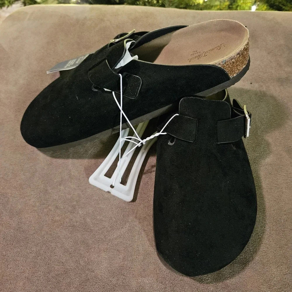 Universal Thread all black suede women's Clogs - Picture 5 of 8